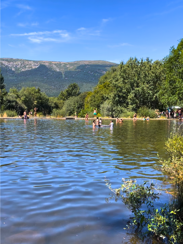 Vista de las piscinas naturales Presillas de Rascafría
